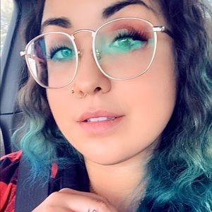 Meet your Posher, Estefanie